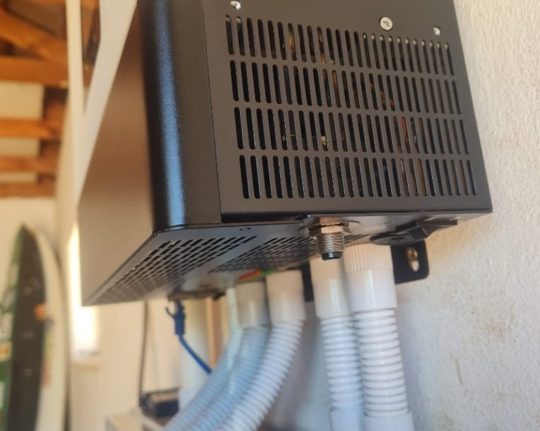 Efficiently installed and maintained solar inverter with battery backup system